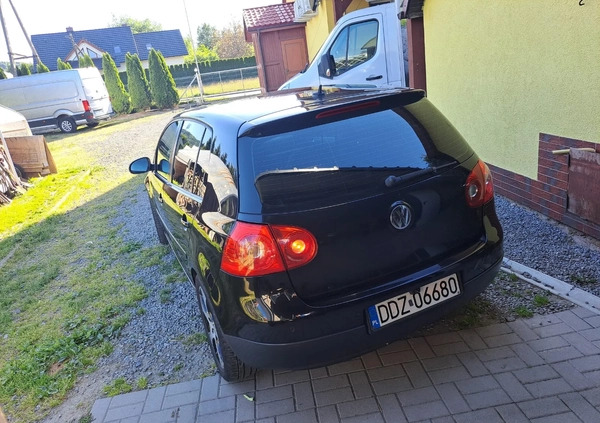 Volkswagen Golf cena 17000 przebieg: 245000, rok produkcji 2006 z Bielawa małe 67